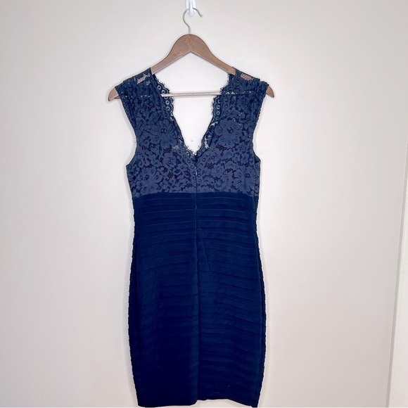 BA Nites Gorgeous V Neck Lace Top Body Con Dress Bandage Skirt Navy Size 10 - Picture 2 of 9